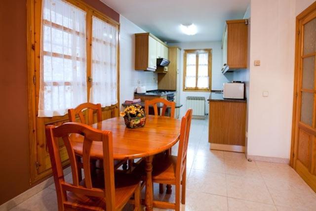 Apartamentos Mazcaray Bielsa Room photo